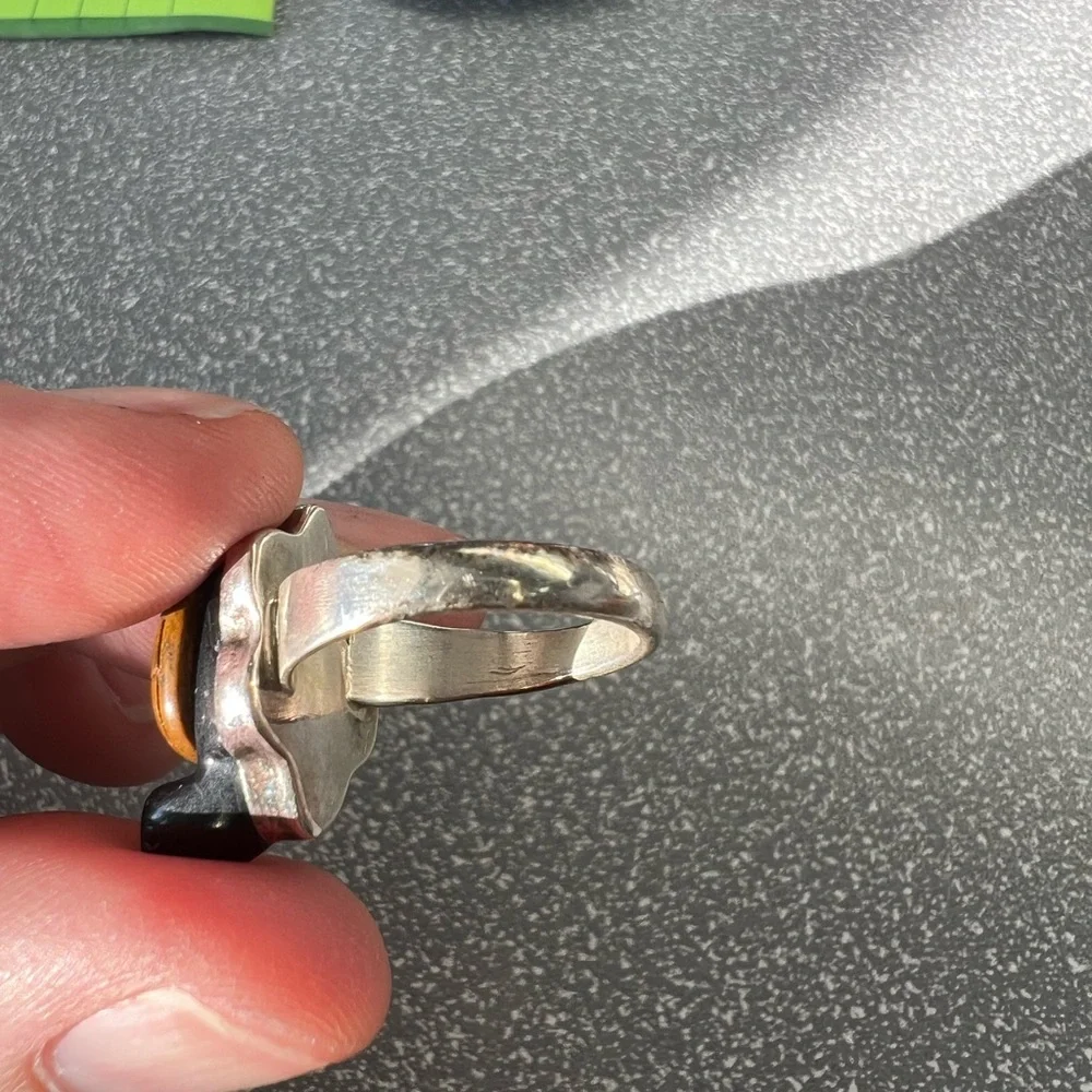 Wood turtle ring with sterling silver band, roughly size 7 3/4 - Picture 6 of 13